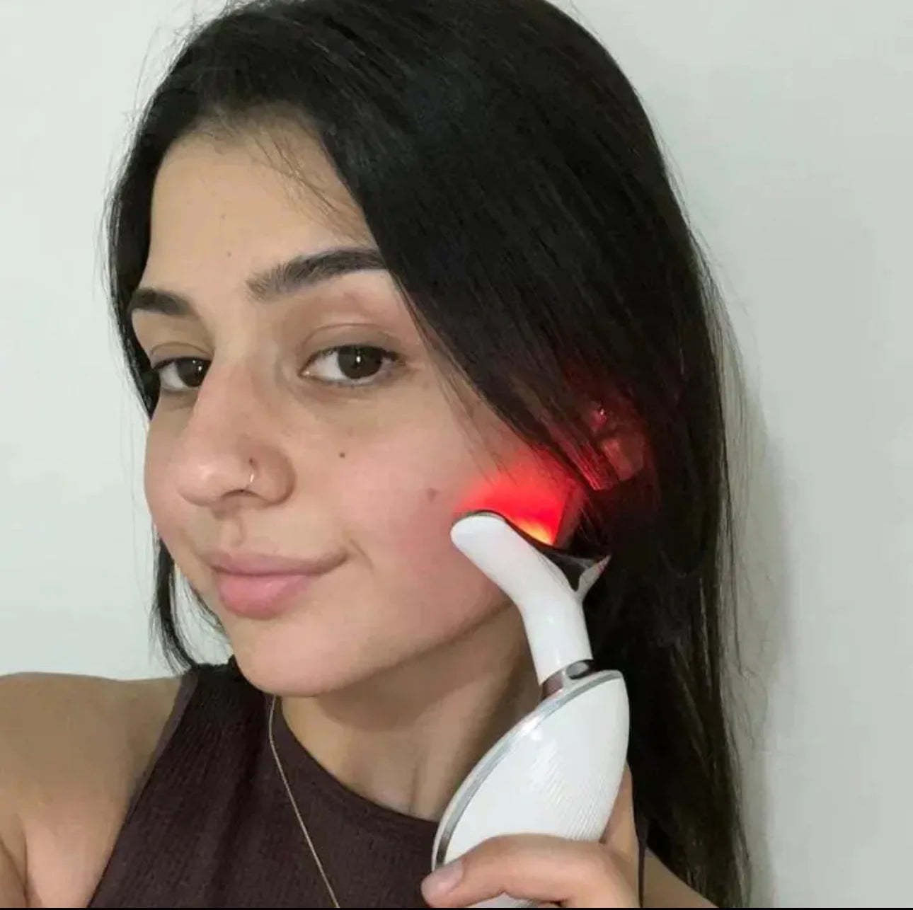 Wavy Chic Beauty Facial Massager, 7 Color Wavy Acne Beauty Microcurrent Facial Device Skin Firming for Face Neck Beauty Device,